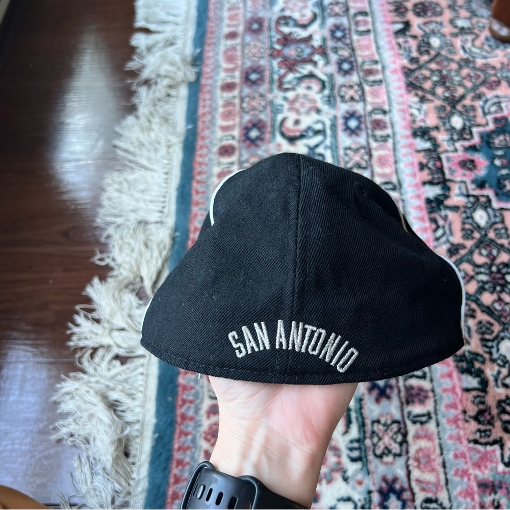 Reebok San Antonio Spurs Hat Cap Snapback - Picture 2 of 5